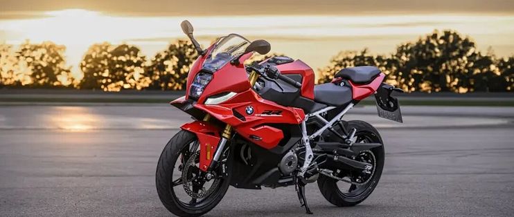 宝马F450RR海外上市，国内预计7万+：先别急着等，前代310RR落地5万，如今二手只剩一万多