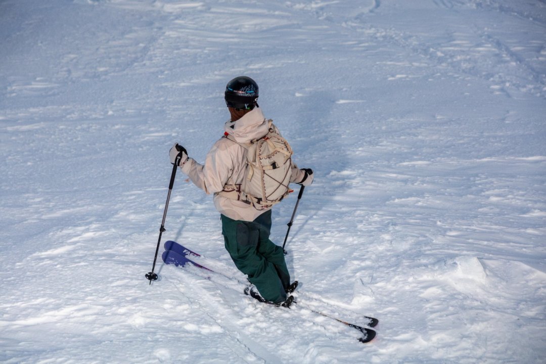 攀山鼠的四张壳，干的是四种雪：我对完9741赞官方装备帖、257赞鼠主长测和三份开板实录——道外和雪道不互借衣服