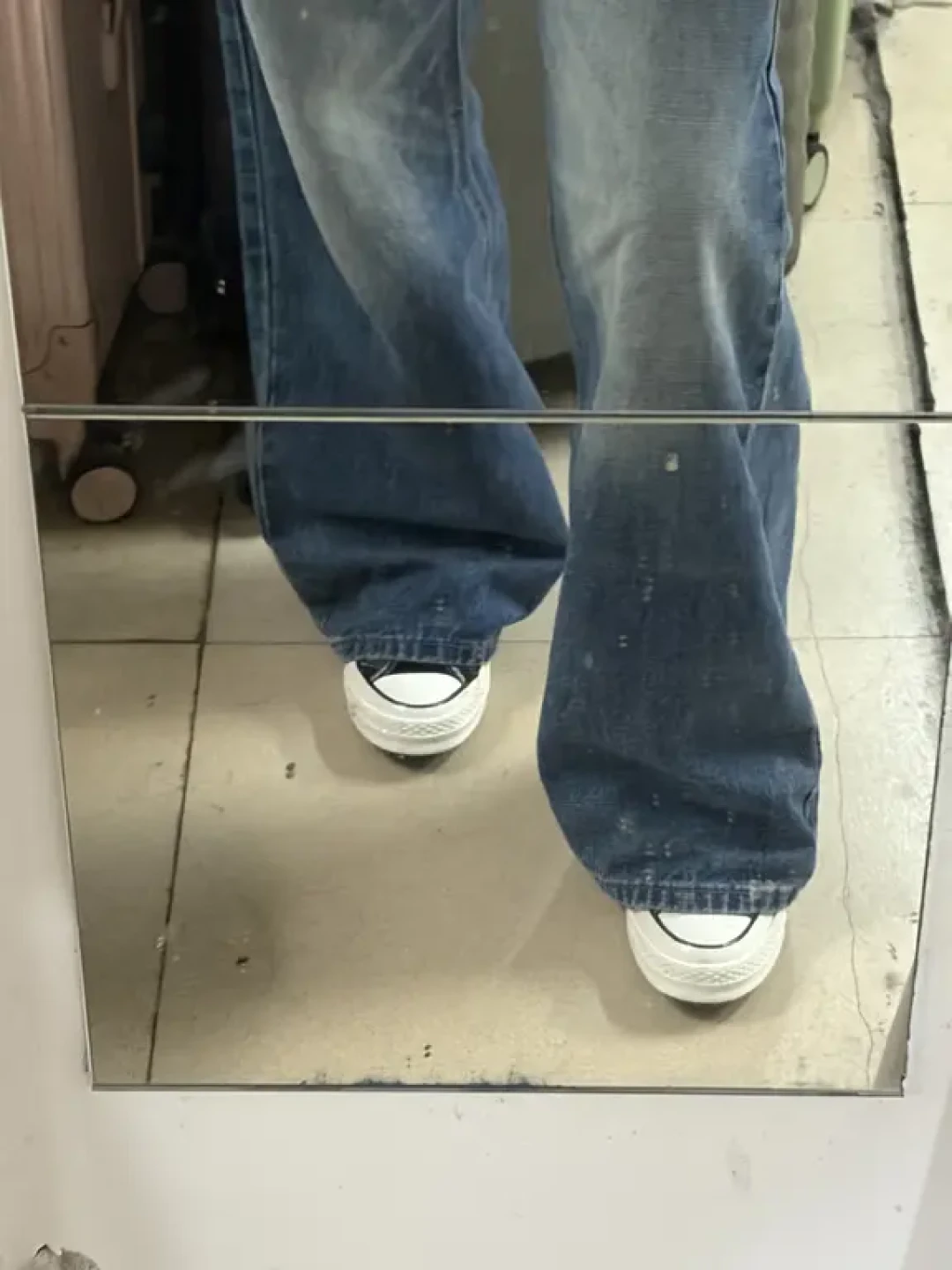 同一双球鞋，别人穿好看，你穿像体育课：差在裤脚那一截