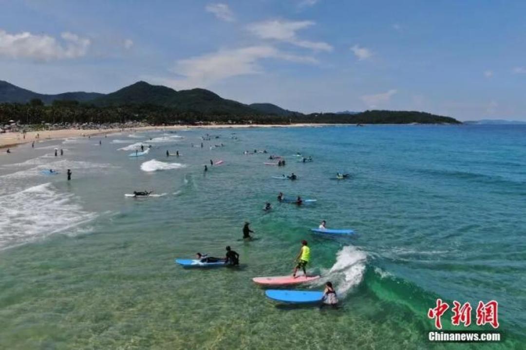 万宁新手冲浪:三个湾为