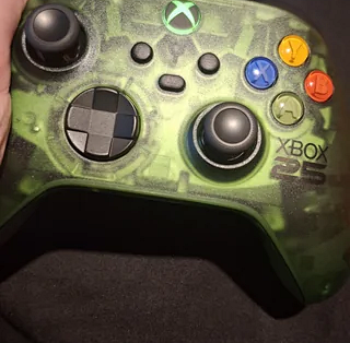 买一发六！网友下单Xbox 25周年纪念手柄：商家直接送一整箱