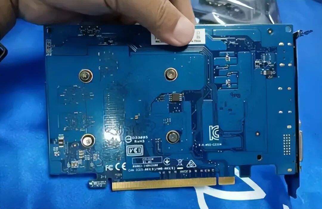 时隔5年，华硕突然重返Intel显卡！但是和臭打游戏的无关