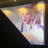 4K重映的第二波是回头翻原著：书里的程蝶衣没有自刎，这三处差别比电影更扎心