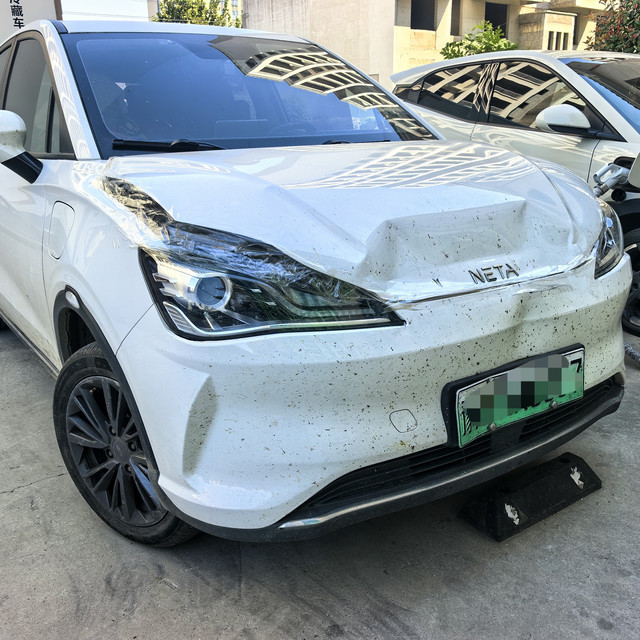 车厂倒闭了，我哪吒 V 3 年跑了 11 万公里：真实现状全交代