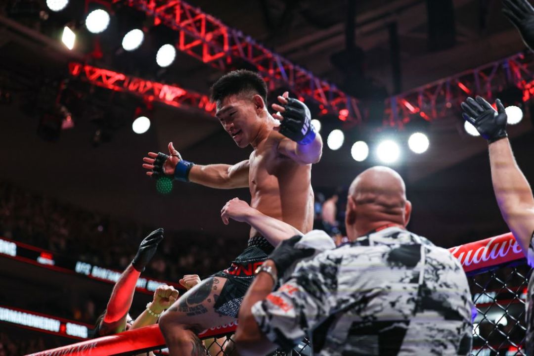不赢不输，下一个就是宋亚东！他空降阿布扎比，UFC冠军战基本锁死