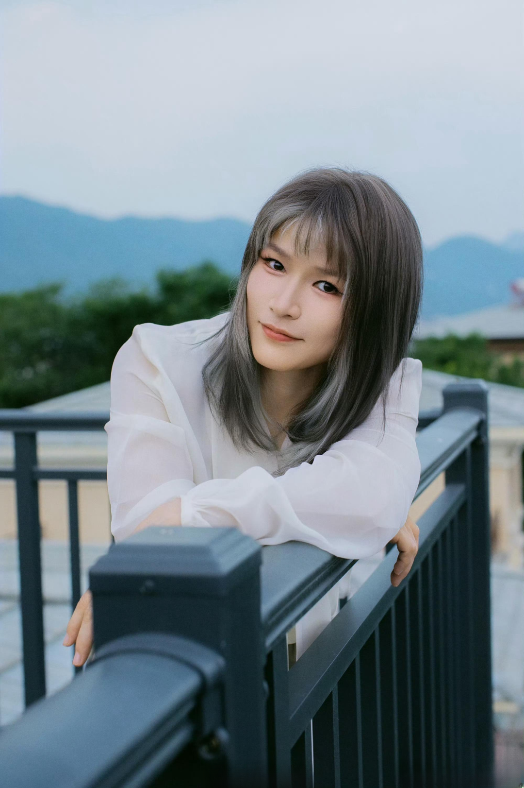 张伟丽的妆后视频又上热搜:最甜的妆,靠最狠的肌肉兜底