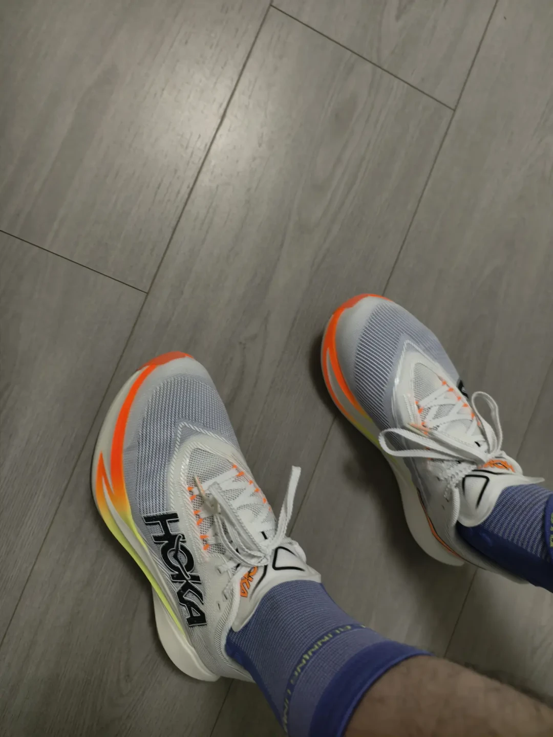 HOKA碳板