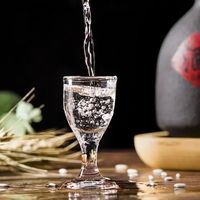 红花郎175、国窖698：双11囤白酒，先看懂瓶身背面那行数字