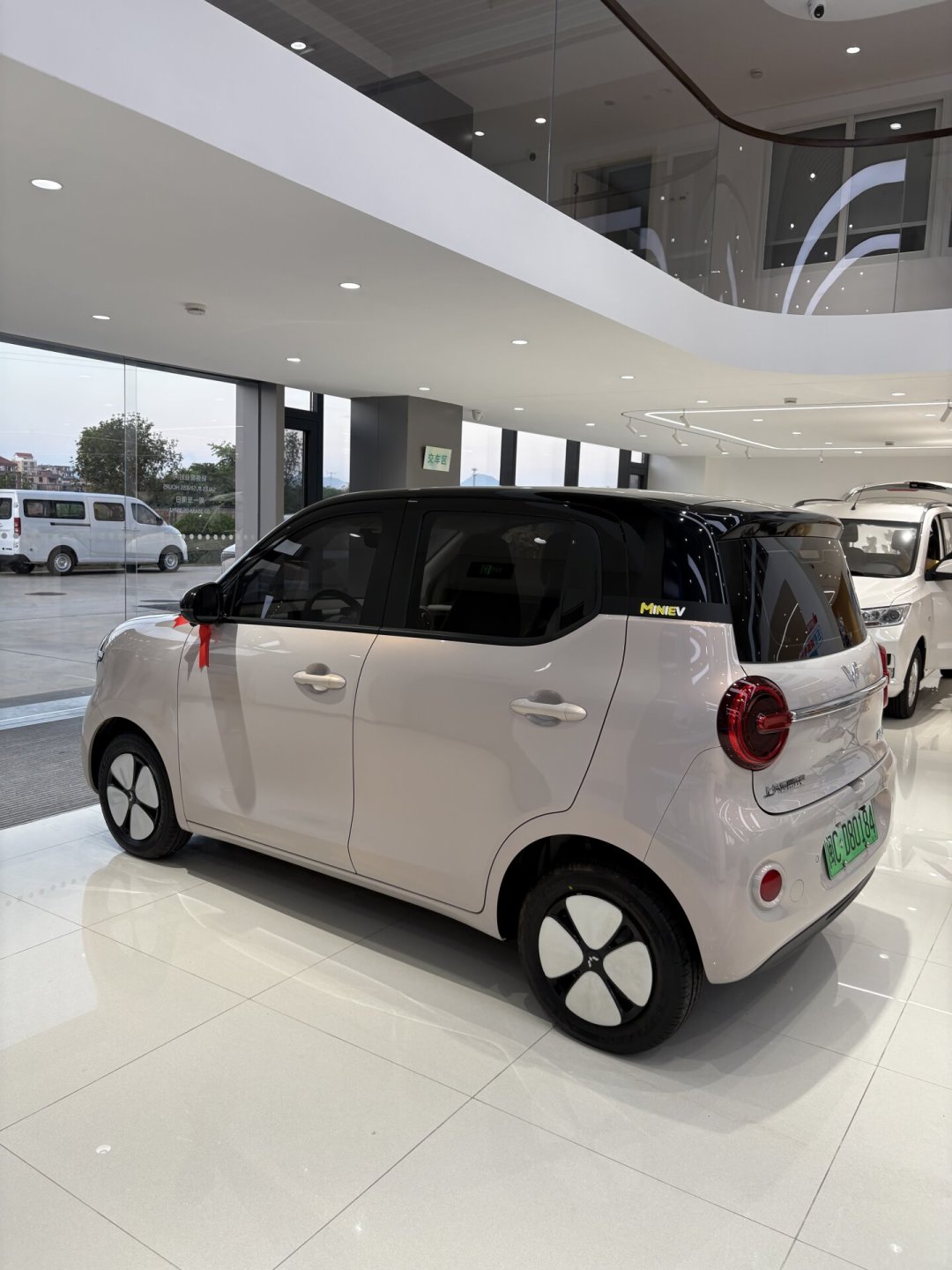 五菱MINI 200万辆下线,月销1.1万:5万级正被6万级截胡