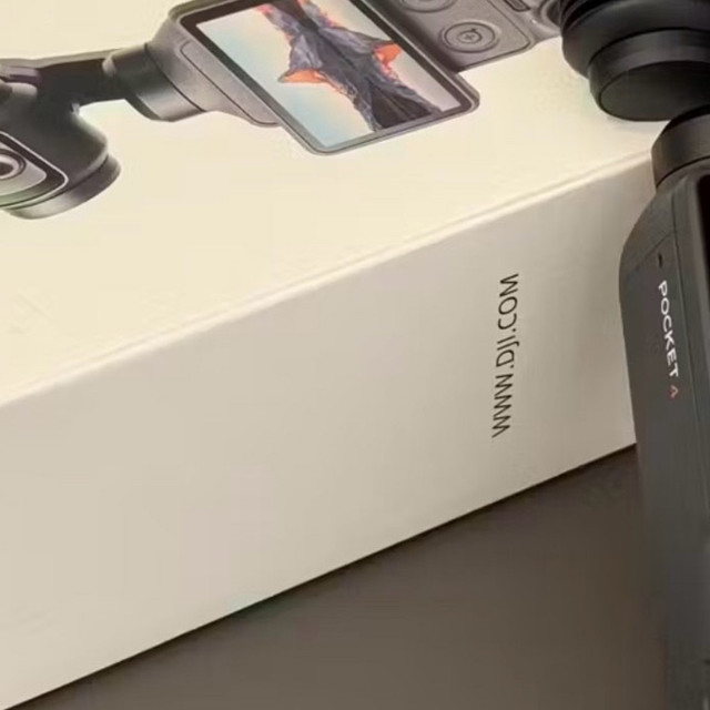 别冲大疆Pocket 4首发！2999元买回来，拍20分钟烫到手不敢握