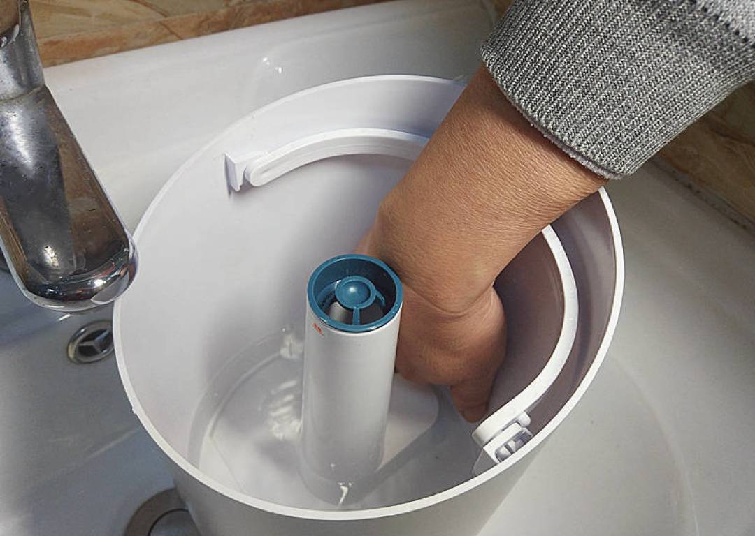 别往加湿器里加84:该洗的是水箱,不是那箱水