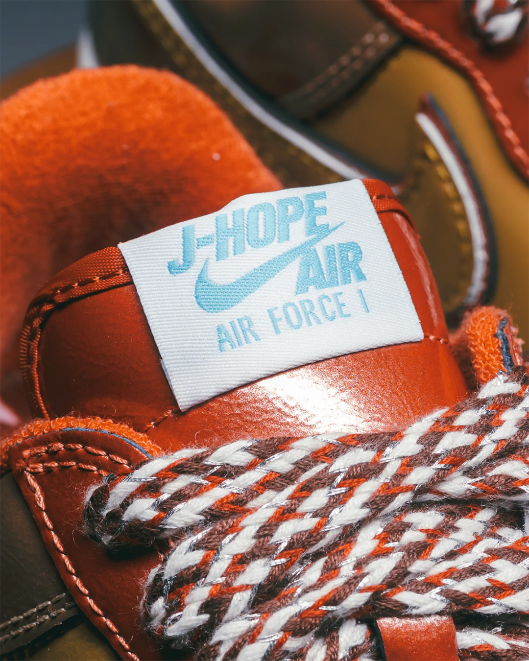 排到16万人、30分钟售罄:郑号锡×NIGO「松鼠AF1」明天国区上架,先别急着付代购溢价,对照你的尺码再决定