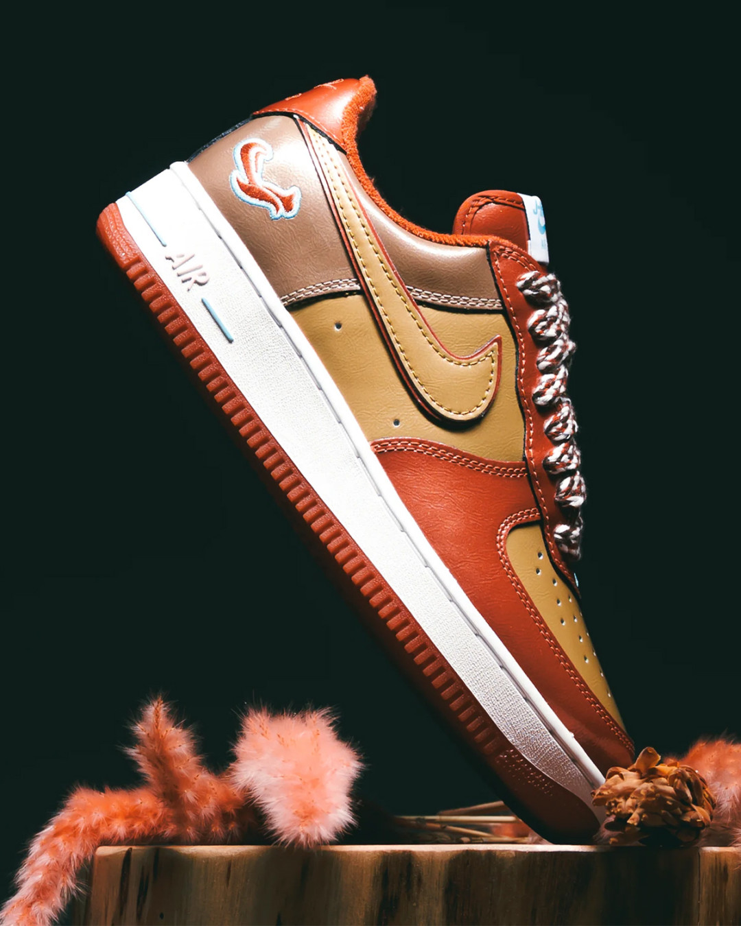 排到16万人、30分钟售罄:郑号锡×NIGO「松鼠AF1」明天国区上架,先别急着付代购溢价,对照你的尺码再决定