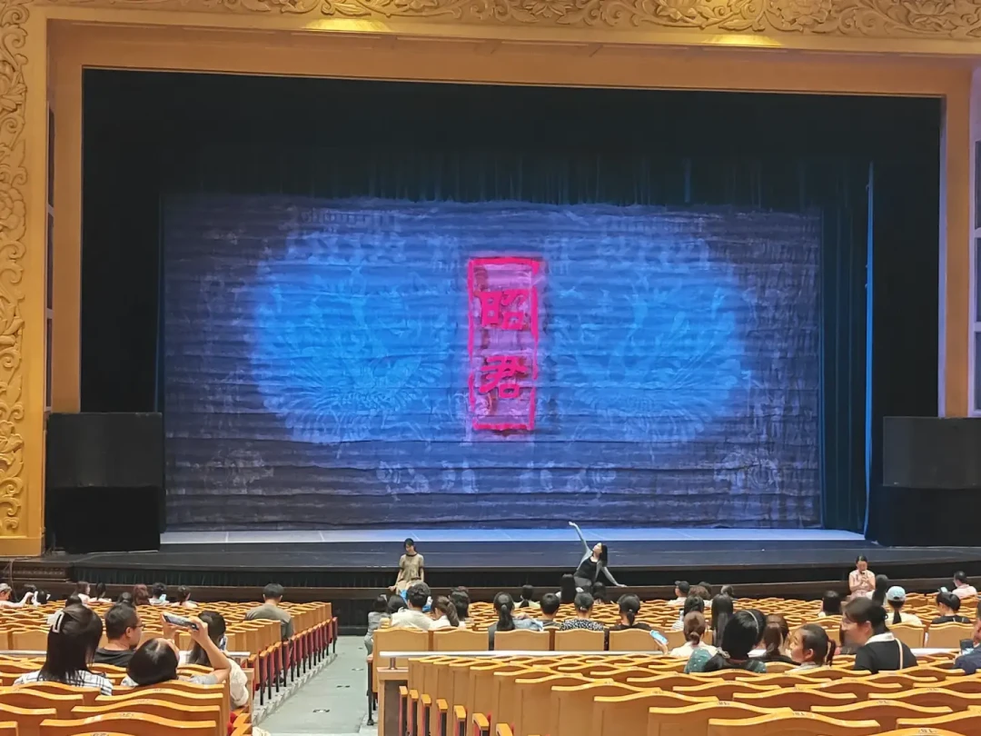 岳云鹏12月北展两连开:带爸妈去,座位比票价重要