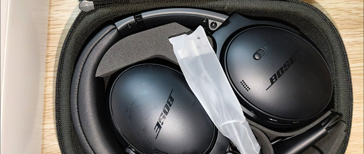 Bose QC45对决Sony XM4：别只看参数，这两点差异是胜负关键