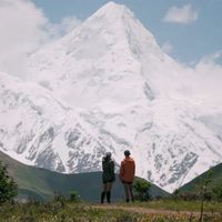 GORE-TEX：都说这根材料拉不得，他一怒拽出了“世纪之布”