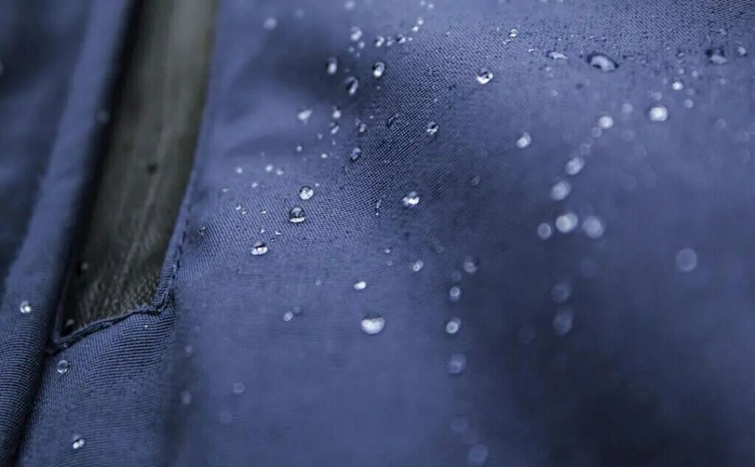 GORE-TEX:一根被拉错的棒,拽出管了户外50年的膜
