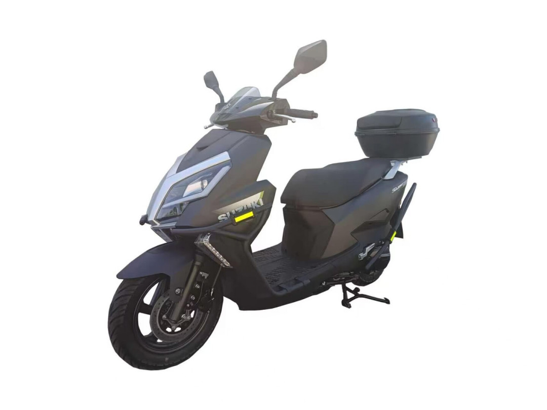 UY125换代,全网都在教你等清仓:可9880的NWT125已经把ABS+TCS拍桌上了,一个赌“不坏”,一个赌“不滑”