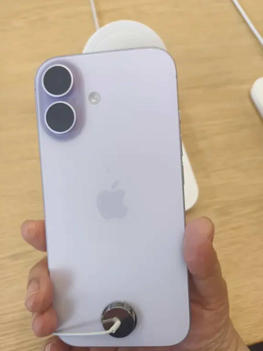 涨完再降1000,iPhone17跌回4999,等等党先别急着下单
