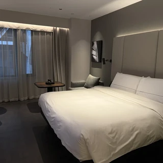 刷屏的“蹲员工价”帖：亚朵枕头450元档，双11你敢蹲到多少？