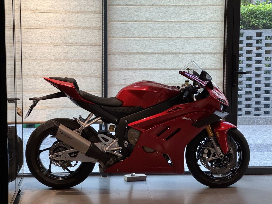 850三缸能对抗820RR吗？升仕准公升街车专利公布