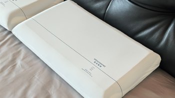 买亚朵枕头前，先给测评「验毒」：知乎18篇深睡枕测评13篇同一套模板，对完这半年软文和200多条真实评论，这本「真伪账」我一次摆清
