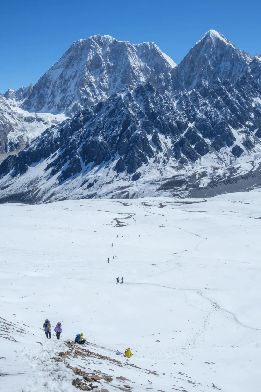 今年最后的贡嘎团期周六开：亚丁封了、垭口雪化了、马帮随雪涨五成——赶末窗进山前，先对这四个活扣