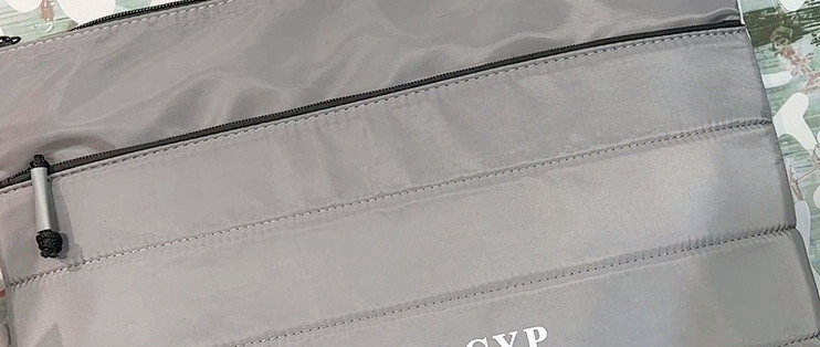 简约电脑包：三用背法先看肩带结构合不合理