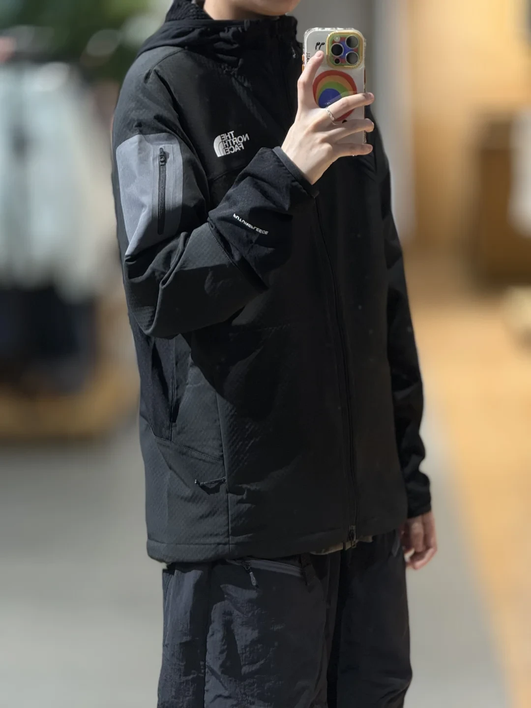 北面软壳不是软一点的硬壳：双11加购前，先分清4条线