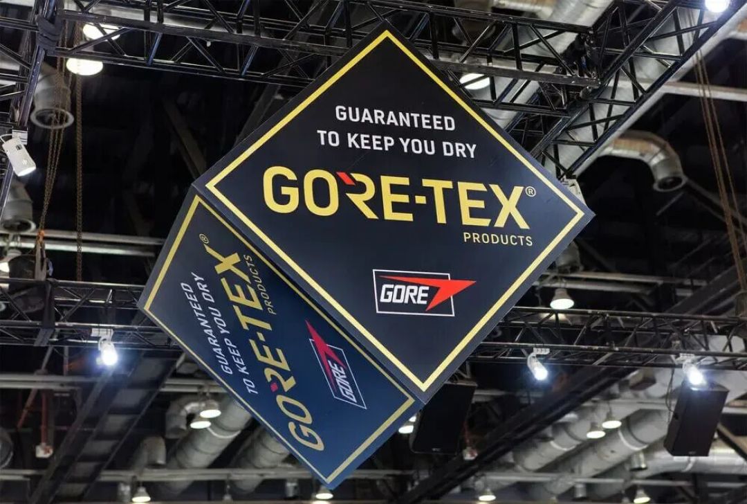 GORE-TEX:1969年拉错的膜,管了冲锋衣50年