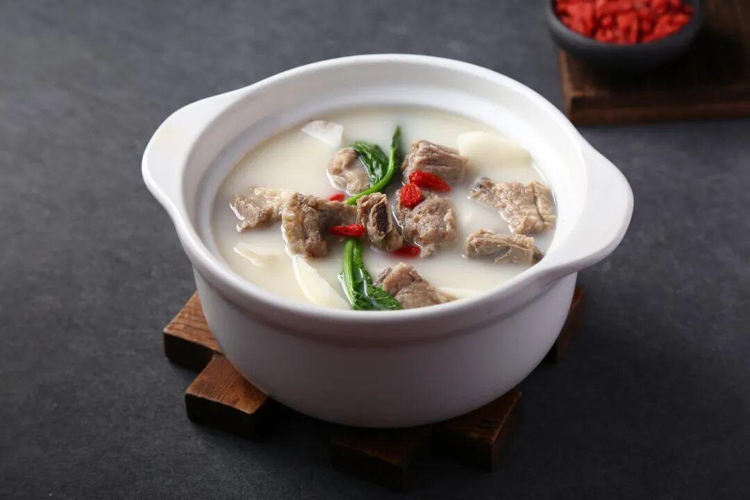 吃得不少还在掉秤?肿瘤可能在偷偷拆肌肉,先分清3种瘦