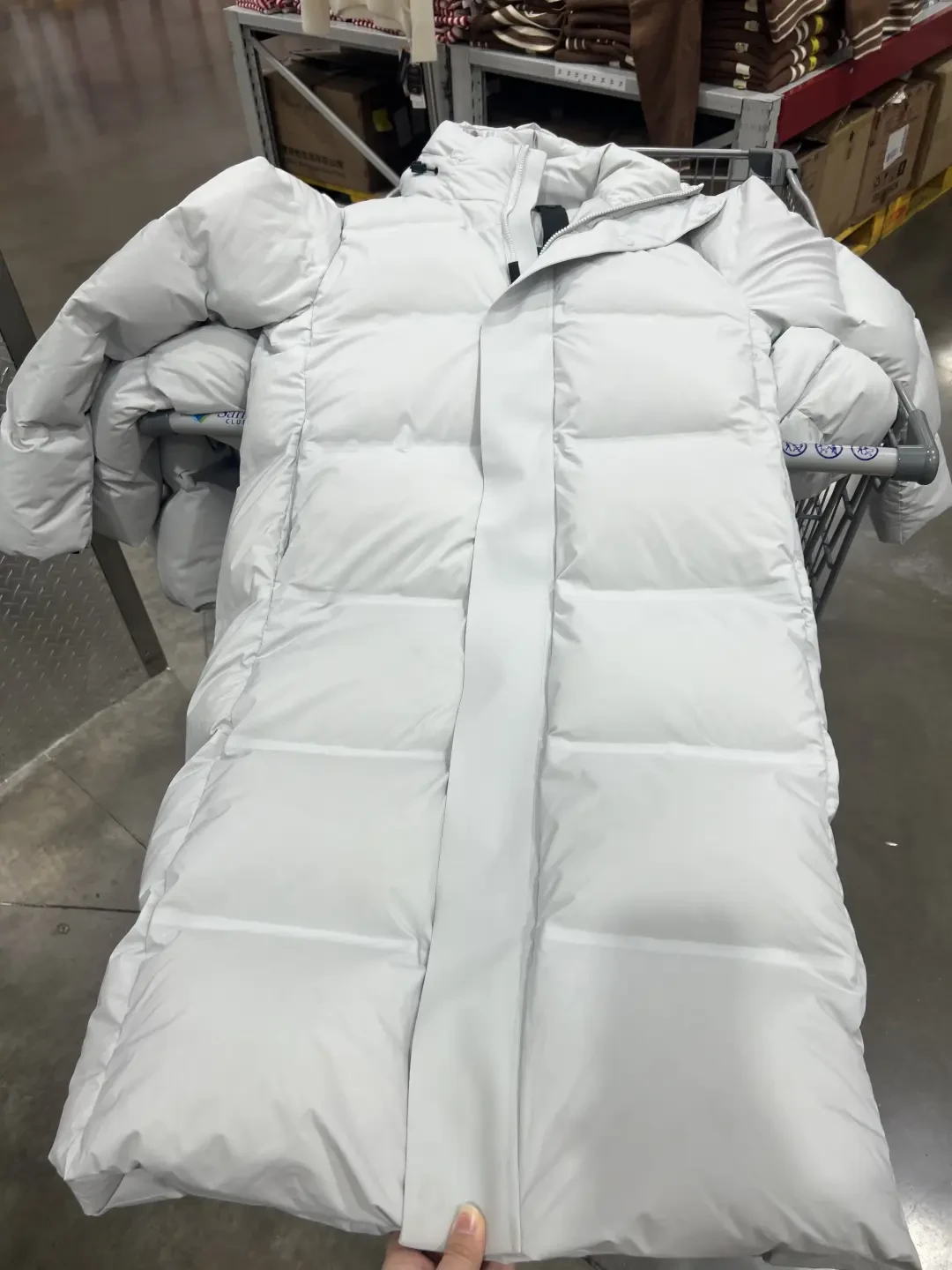 充绒86克卖2299，421克只卖499：今冬买羽绒服，先算克单价