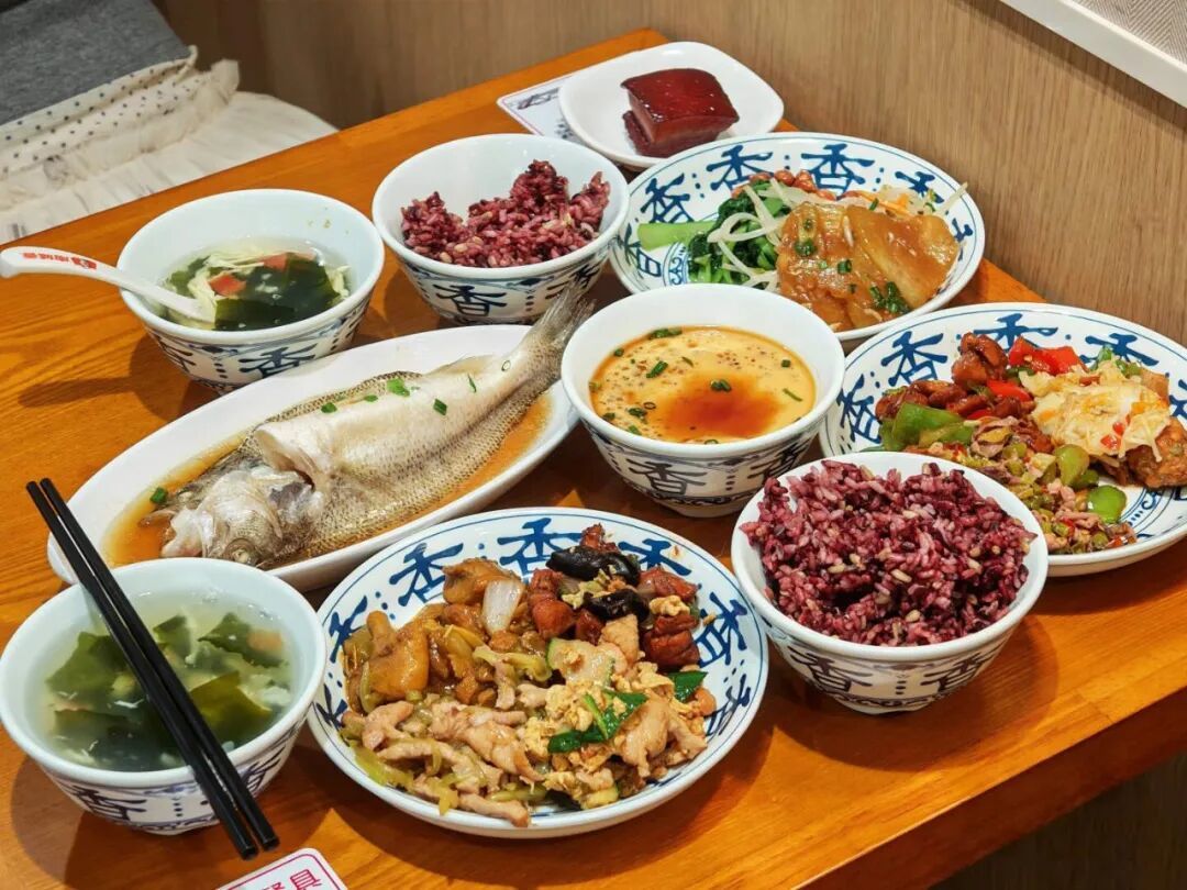 头部餐饮,集体押宝小碗菜