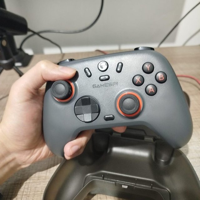 PC Gamer高分力荐的预算神柄