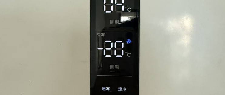 十月里，一批西门子iQ100冰箱“报警”了：用户称“过保就坏”，换新诉求还在等一个官方说法