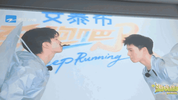 低价投影仪都是智商税？实测小光盒R1，聊聊百元投影真实水平