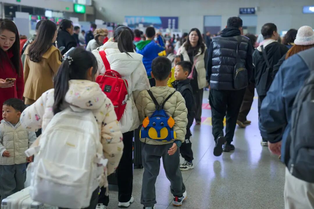 11月的遛娃淡季没了:秋假带娃出门,先避开这波人