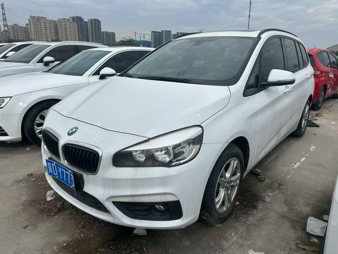 「捷豹XEL贴了四层降价签还没人要」撞上「内饰翻新、调表、0公里准新车」:蹲二手车市场的捡漏党,掏定金前先把价梯、车况、退路这三本账对完