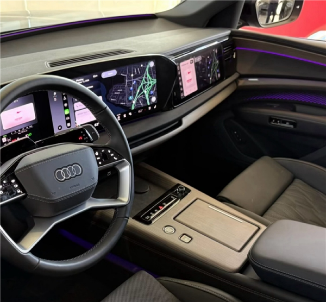 奥迪史上最大SUV!全新旗舰Q9实车国内现身:前脸或成大槽点