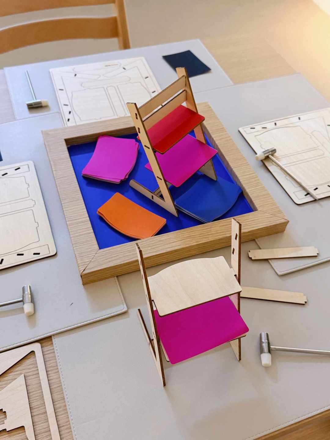 该买联名还是普通款?Stokke×MoMA“能坐的椅子”限量1万把