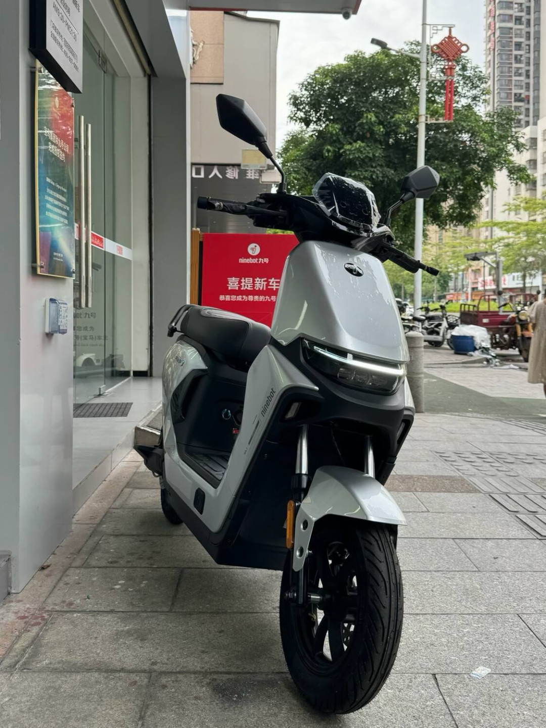电摩电池强制国标明年7月才实施:窗口期打折的电池分两种,一种是捡漏,另一种现在就被政策围堵