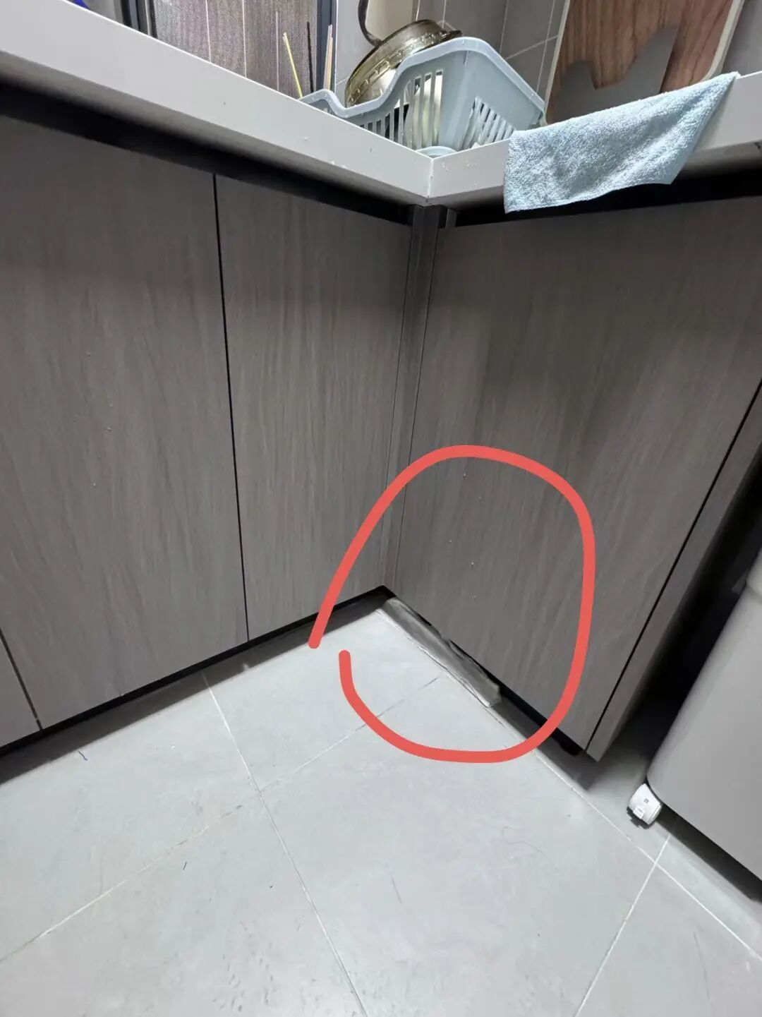 新房全屋被泡,估算损失十余万:漏水点是售后装的角阀,协商卡在2.9万