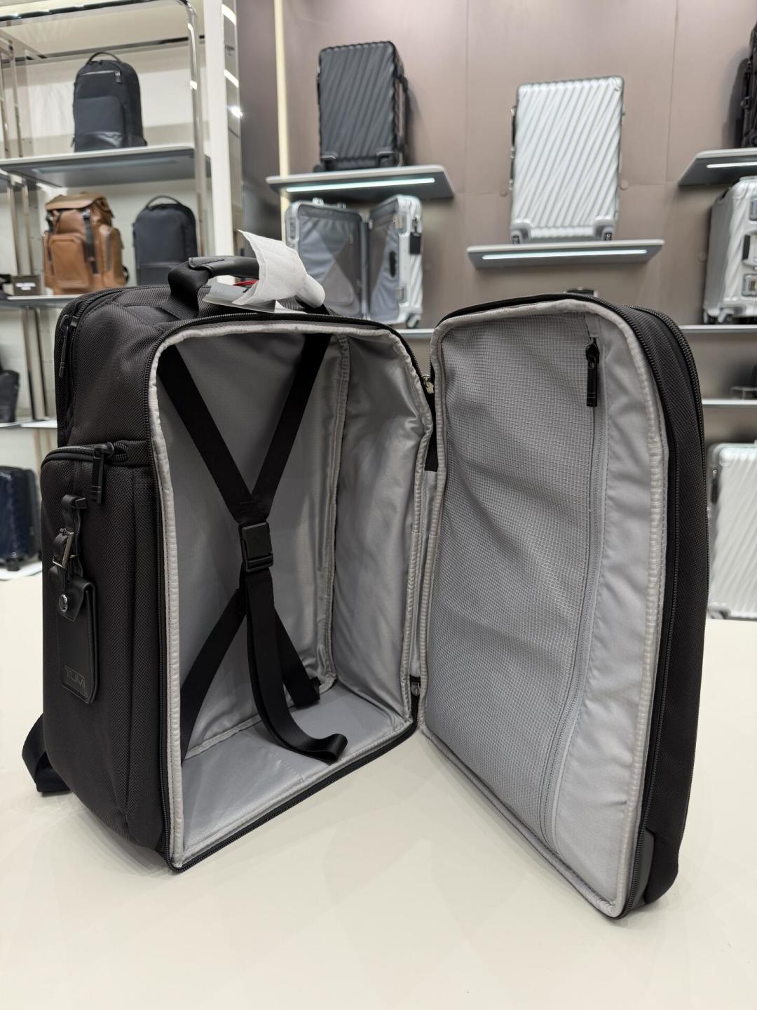 TUMI Alpha4大号值不值6500?轻了、顺了,容量却没惊喜