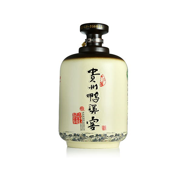酒厂在被清算，大坛却在热卖：鸭溪窖甲子窖的水有多深？
