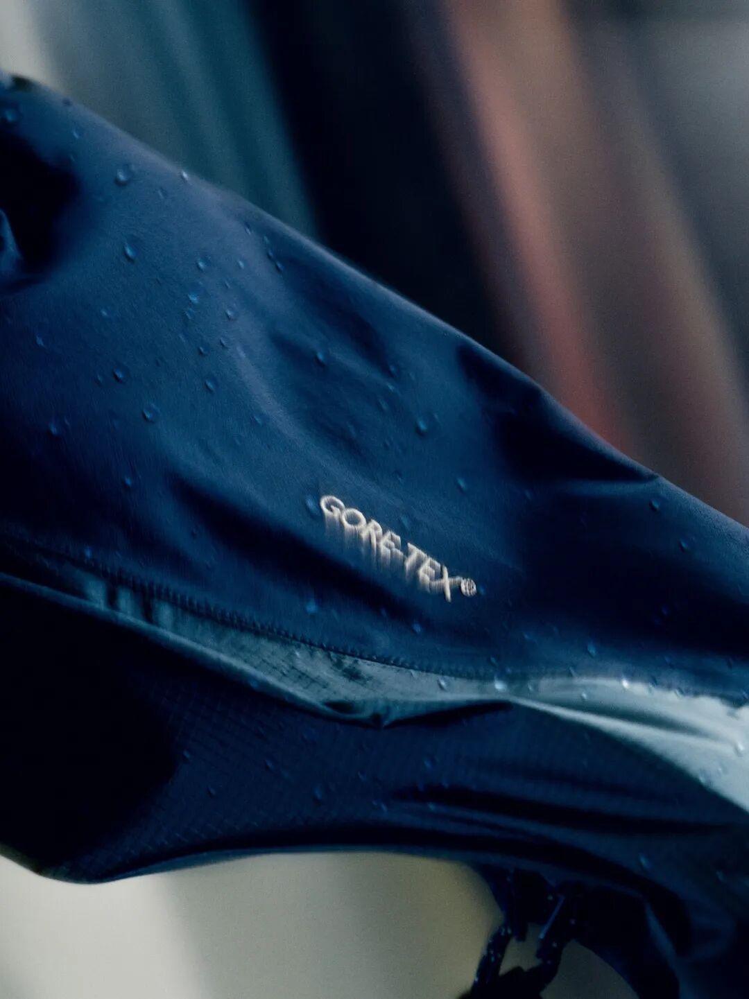 GORE-TEX：实验室里那次失败的一拽，拽出了世纪之布