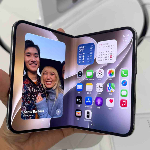 iPhone Duo首销日探店上手体验：硬件封神 软件待适配 建议再等等