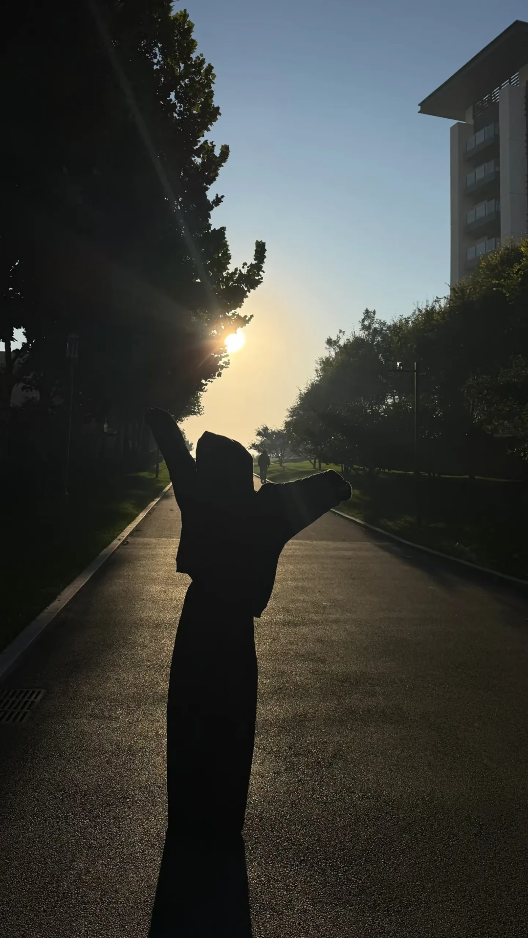一个喷嚏震断肋骨:防晒防过了头,骨头先知道
