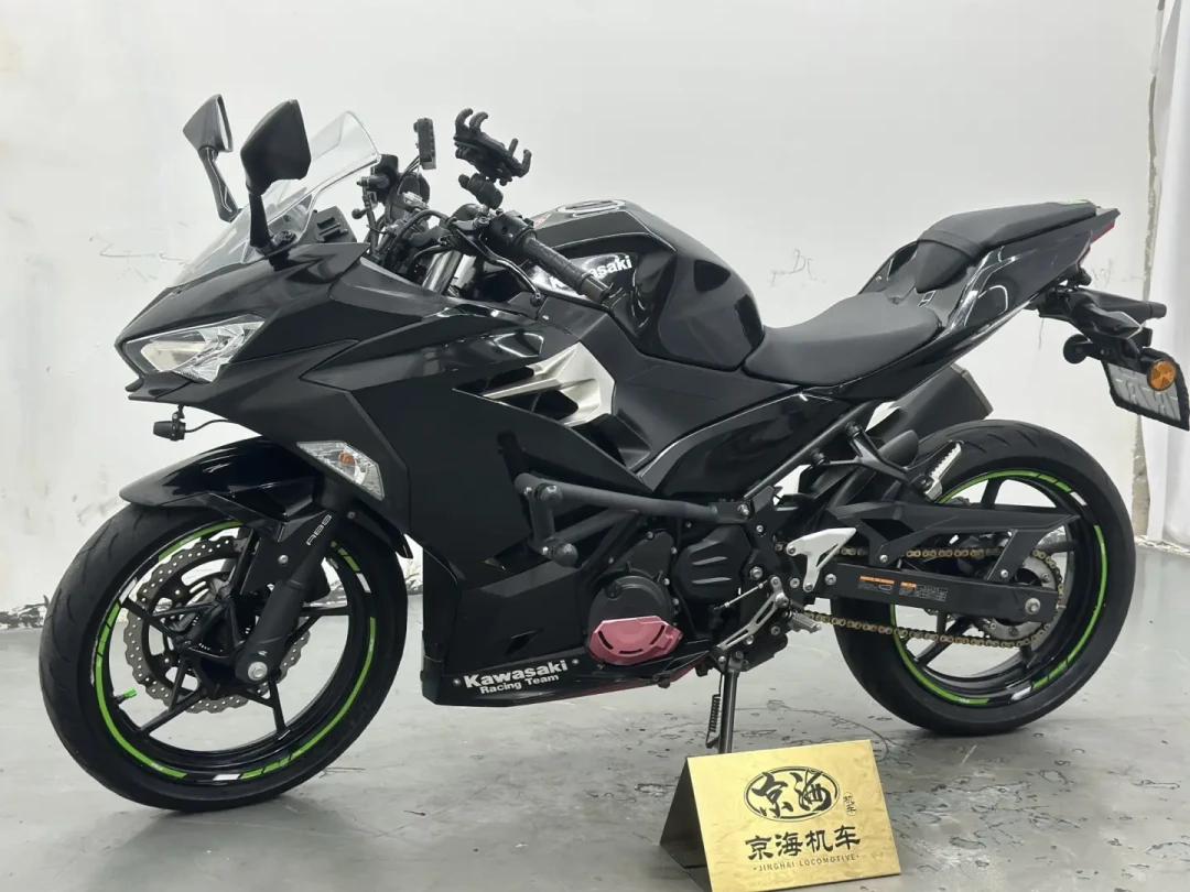 忍500清到29800、Z500仍挂44800:同平台街车贵过仿赛一万五,这台川崎是怎么卖尴尬的