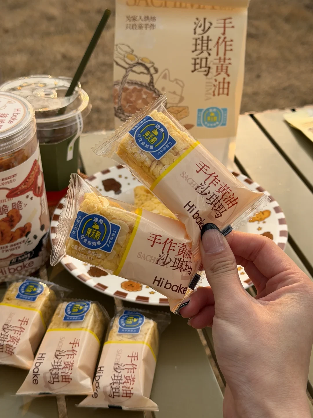 捧黄天鹅的烘焙店先下架,现在黄天鹅自己卖起蛋糕:你不是卖鸡蛋的?