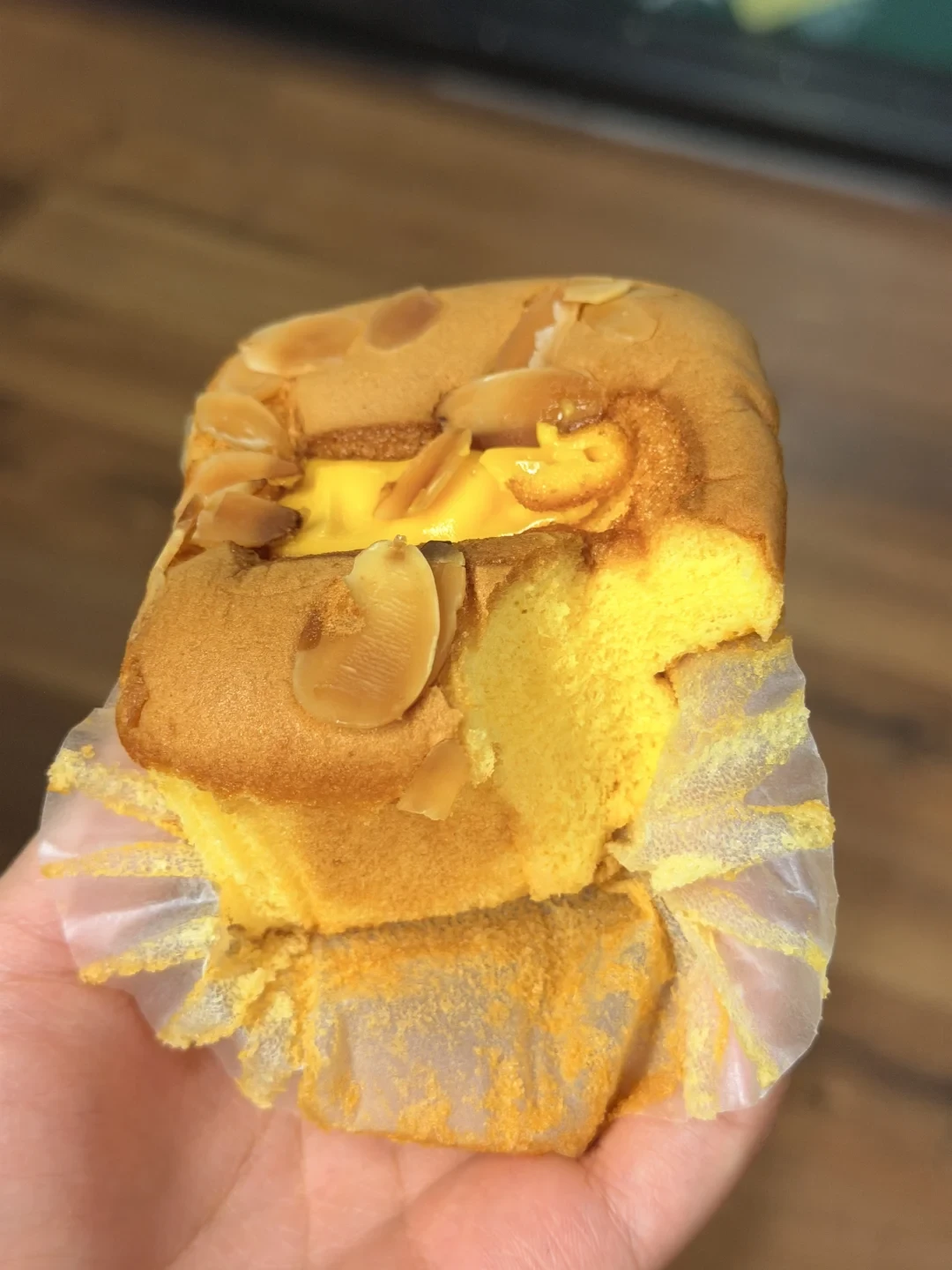 捧黄天鹅的烘焙店先下架,现在黄天鹅自己卖起蛋糕:你不是卖鸡蛋的?